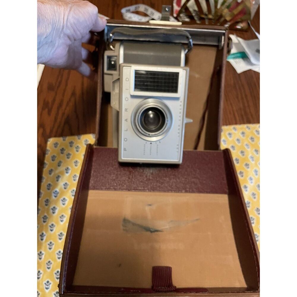 Polaroid J33 land camera w/ Leather Case